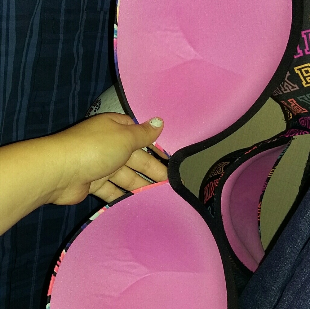 Pink bras. - Picture 4 of 5